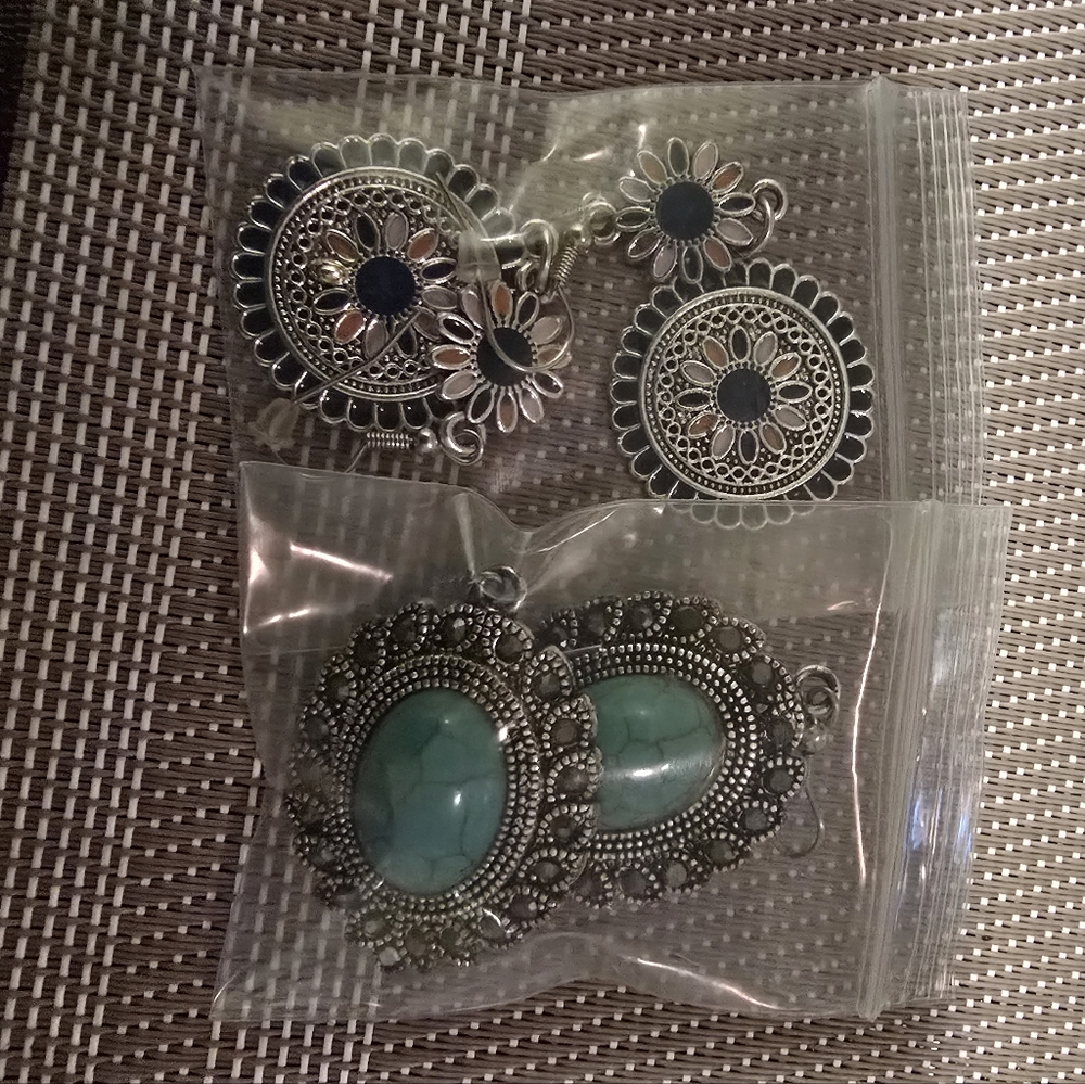 😎Elegant Silver and Black Floral Earrings Turquoise And Marcasite Earrings